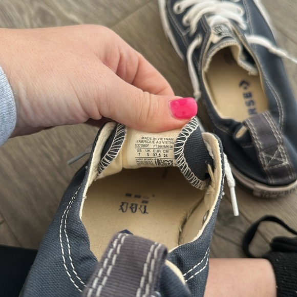 Slate Blue Converse shoes size 7 women’s - Picture 4 of 5